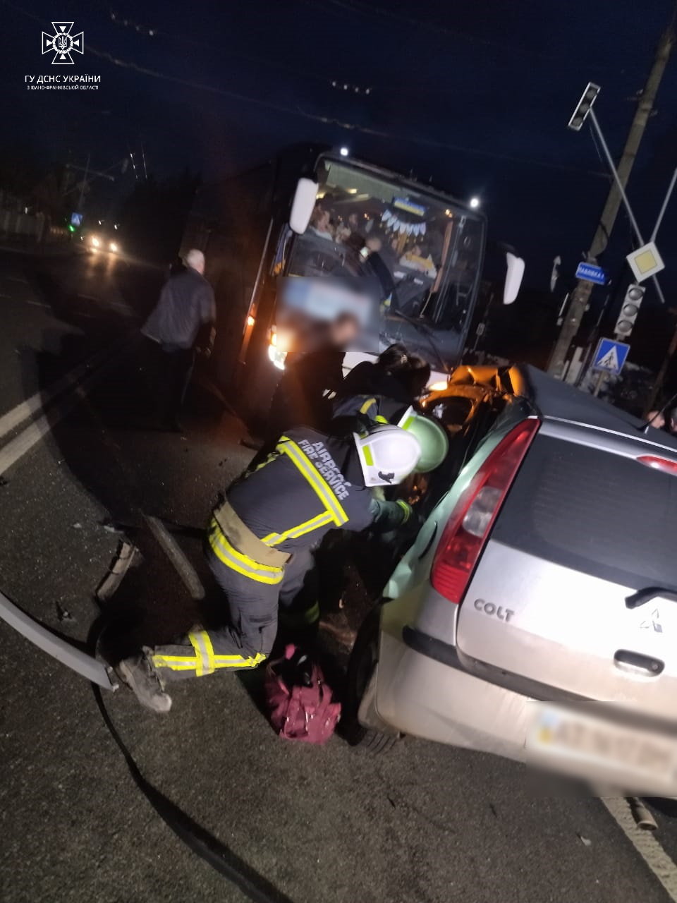 У Ямниці зіткунлися автіка та рейсовий автобус, є постраждалі