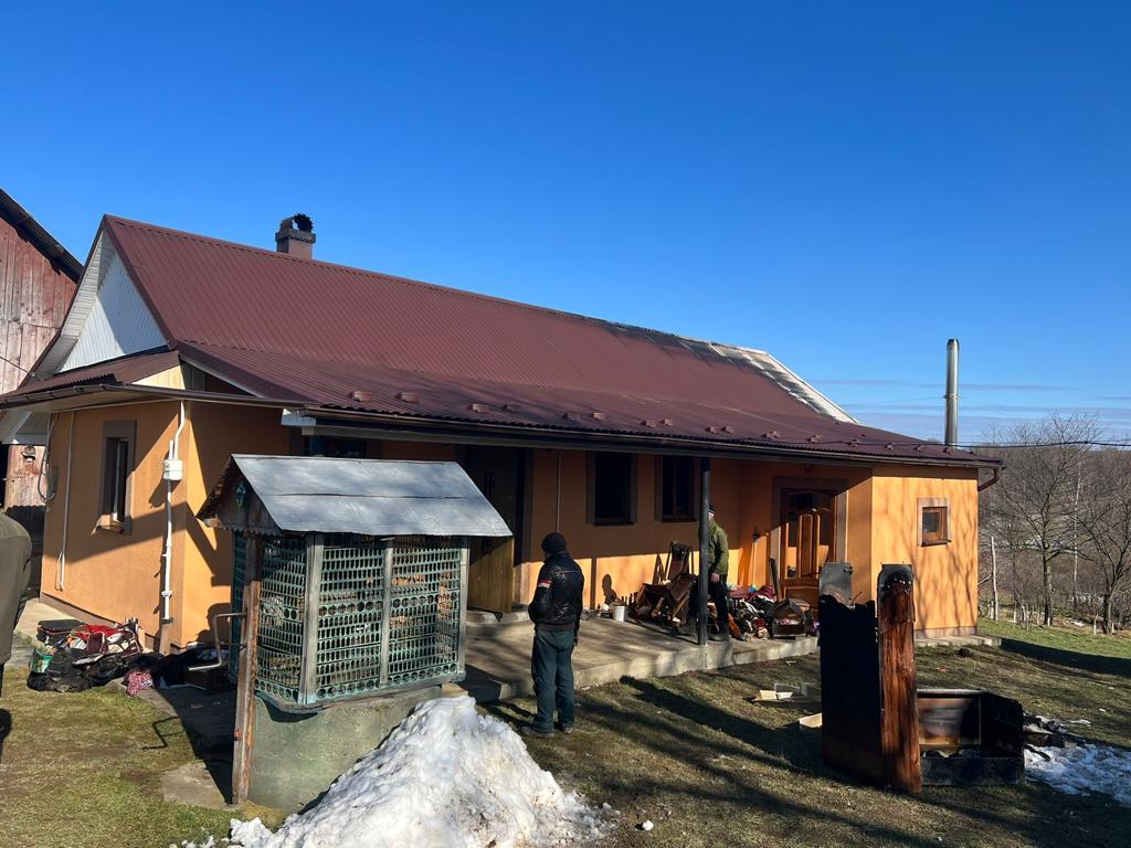 Винесла 20 тисяч грн та золото - на Косівщині 27-річна жінка обікрала односельчанку