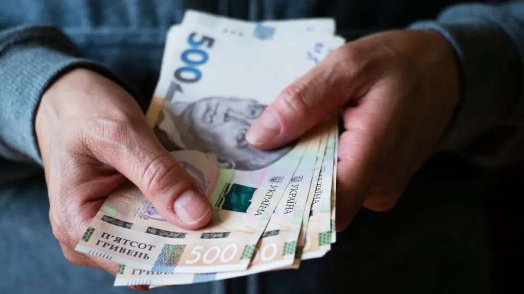 На Прикарпатті засудили керівника філії банку за привласнення депозитів — прокуратура