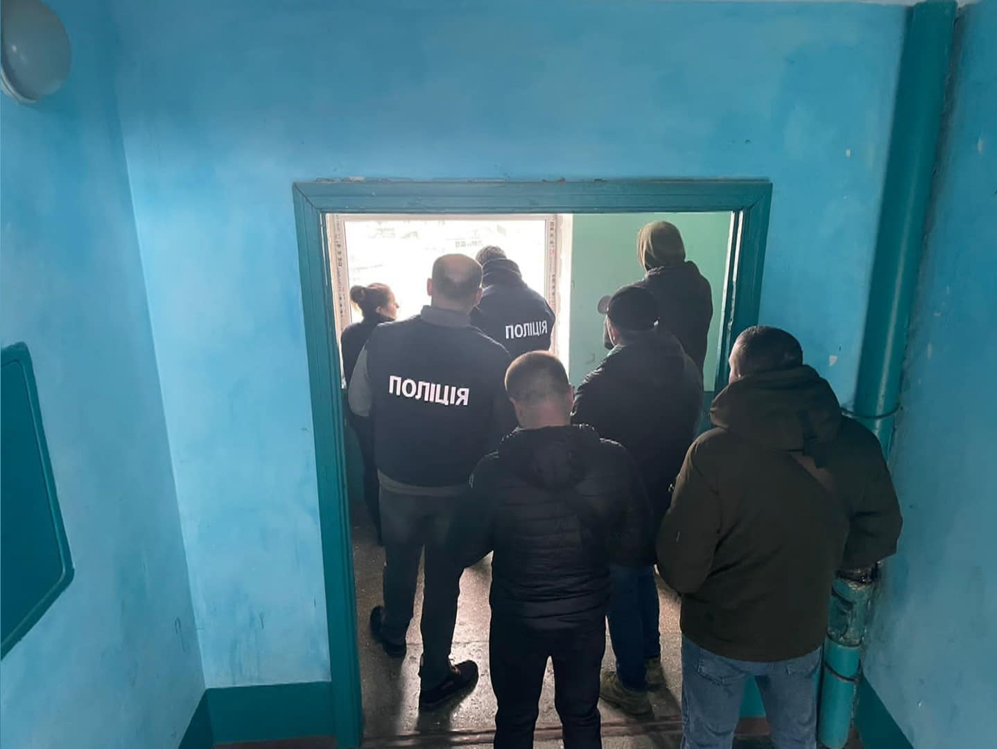 Прикарпатця затримали за шахрайство з автівками для ЗСУ