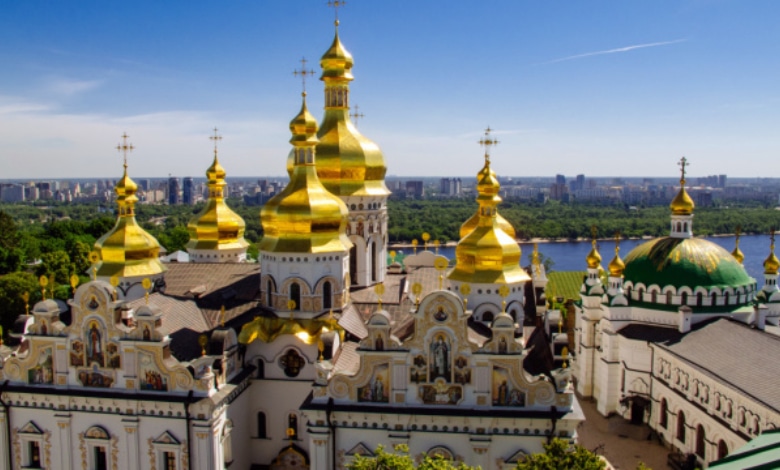Кількість тих, хто підтримує зросла: 70% українців виступають за заборону діяльності УПЦ МП