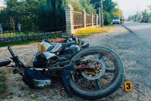 На Франківщині сталася ДТП за участю підлітків на мотоциклі