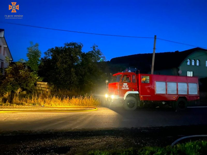 Уранці вогонь охопив продуктовий магазин на території Богородчанщини