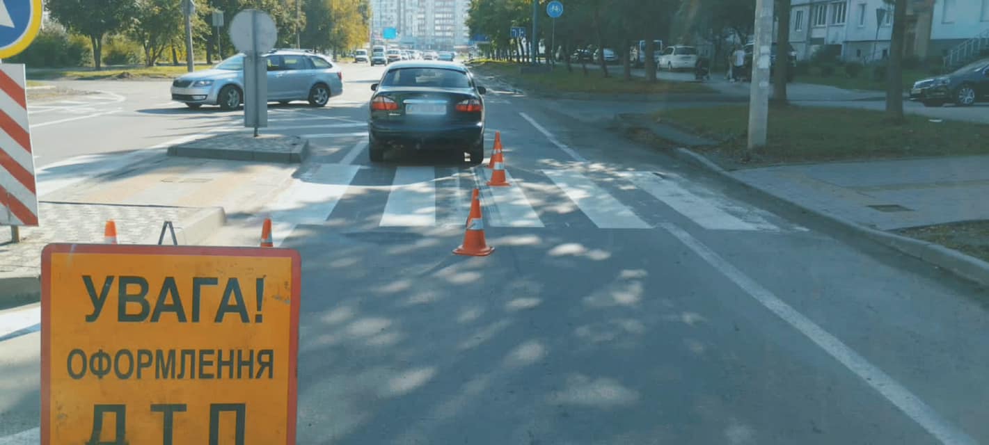 В Івано-Франківську автомобіль наїхав на 69-річну жінку