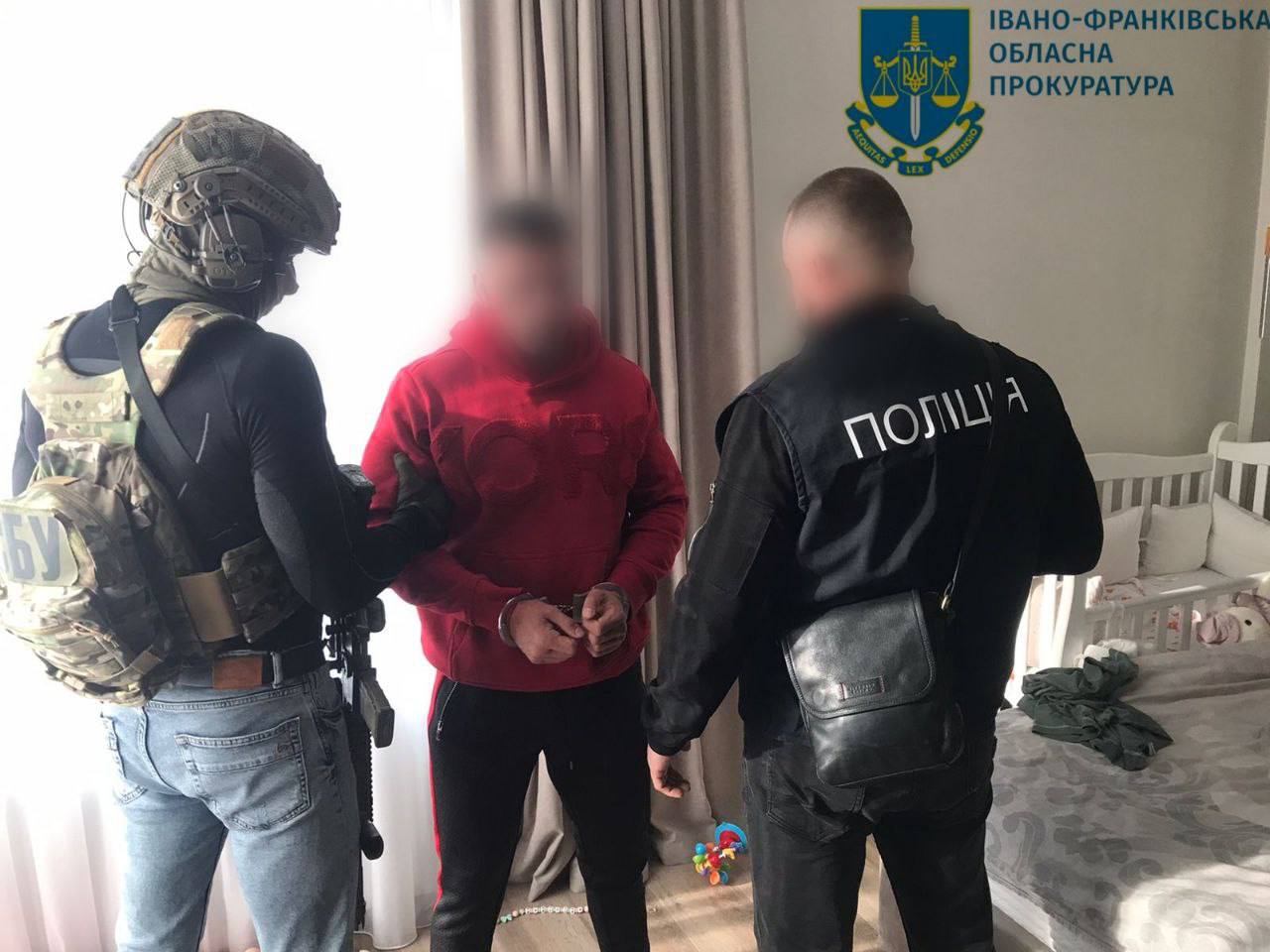 В Івано-Франківську викрили групу осіб, які вимагали вигадані борги у підприємця