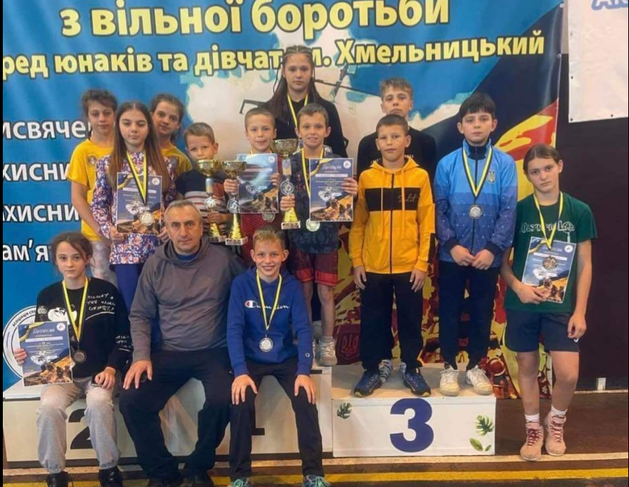 Юні плавці з Калуша привезли 8 медалей із змагань