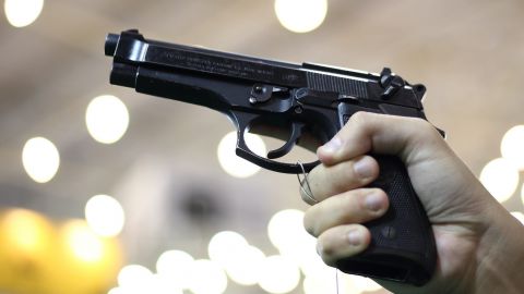 Суперечка через фари переросла в стрілянину