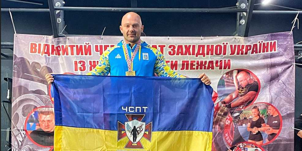 Прикарпатський пожежний встановив нові рекорди з пауерліфтингу