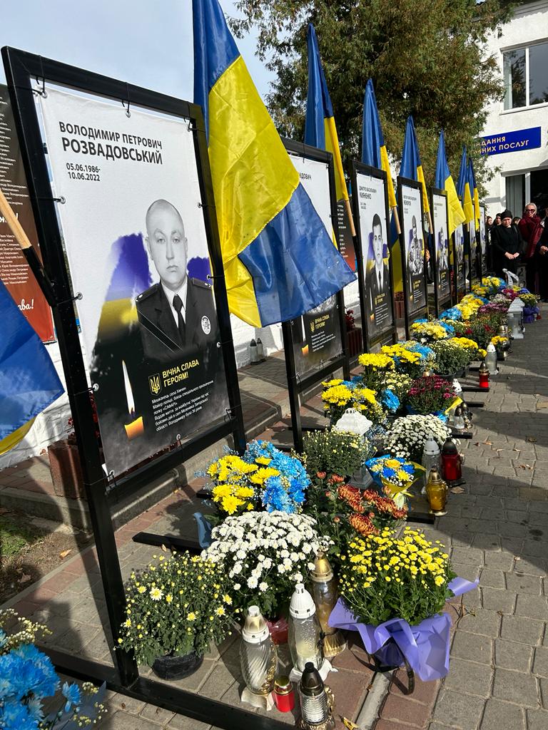 У Рожнові відкрили Алею воїнської слави