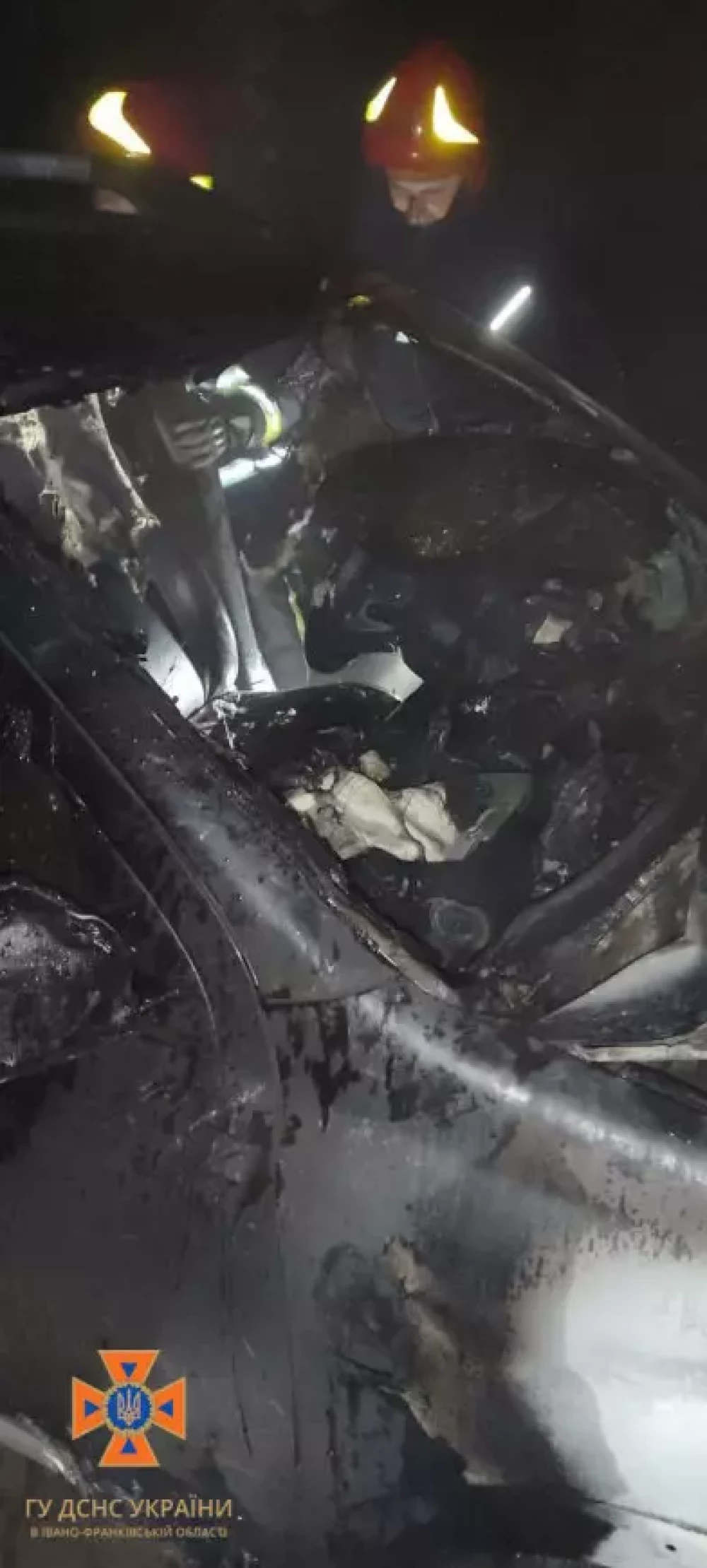 У Бурштині уночі горіли дві автівки