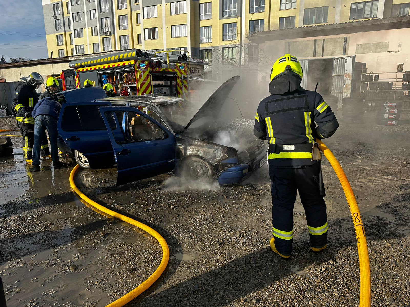 В Івано-Франківську горів автомобіль
