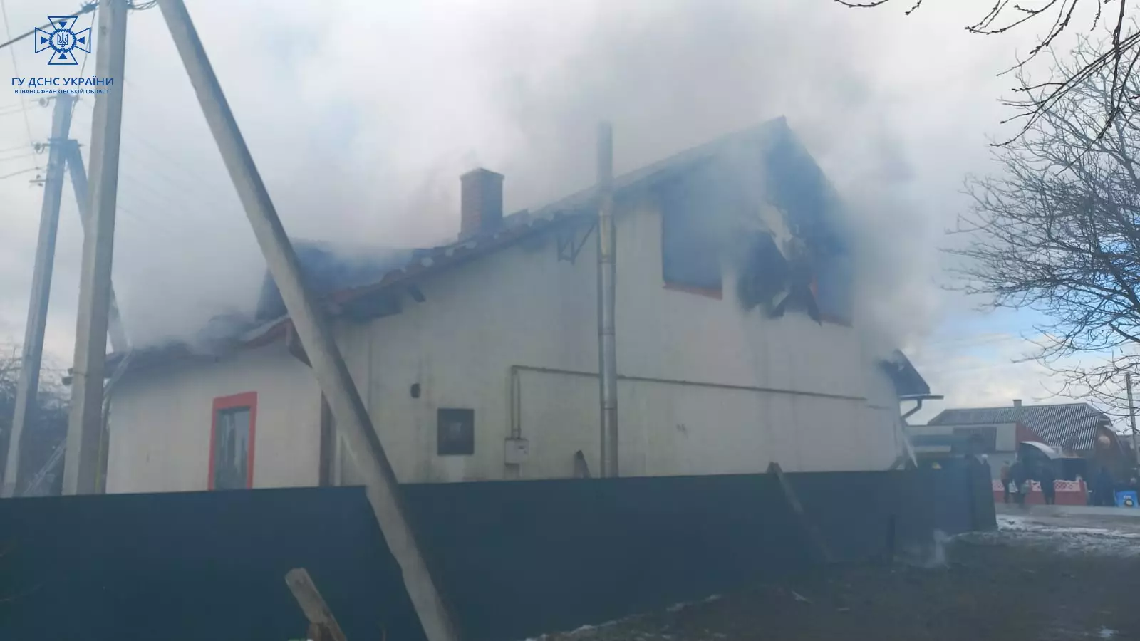 Пожежа в магазині: рятувальники швидко загасили вогонь у Росільні