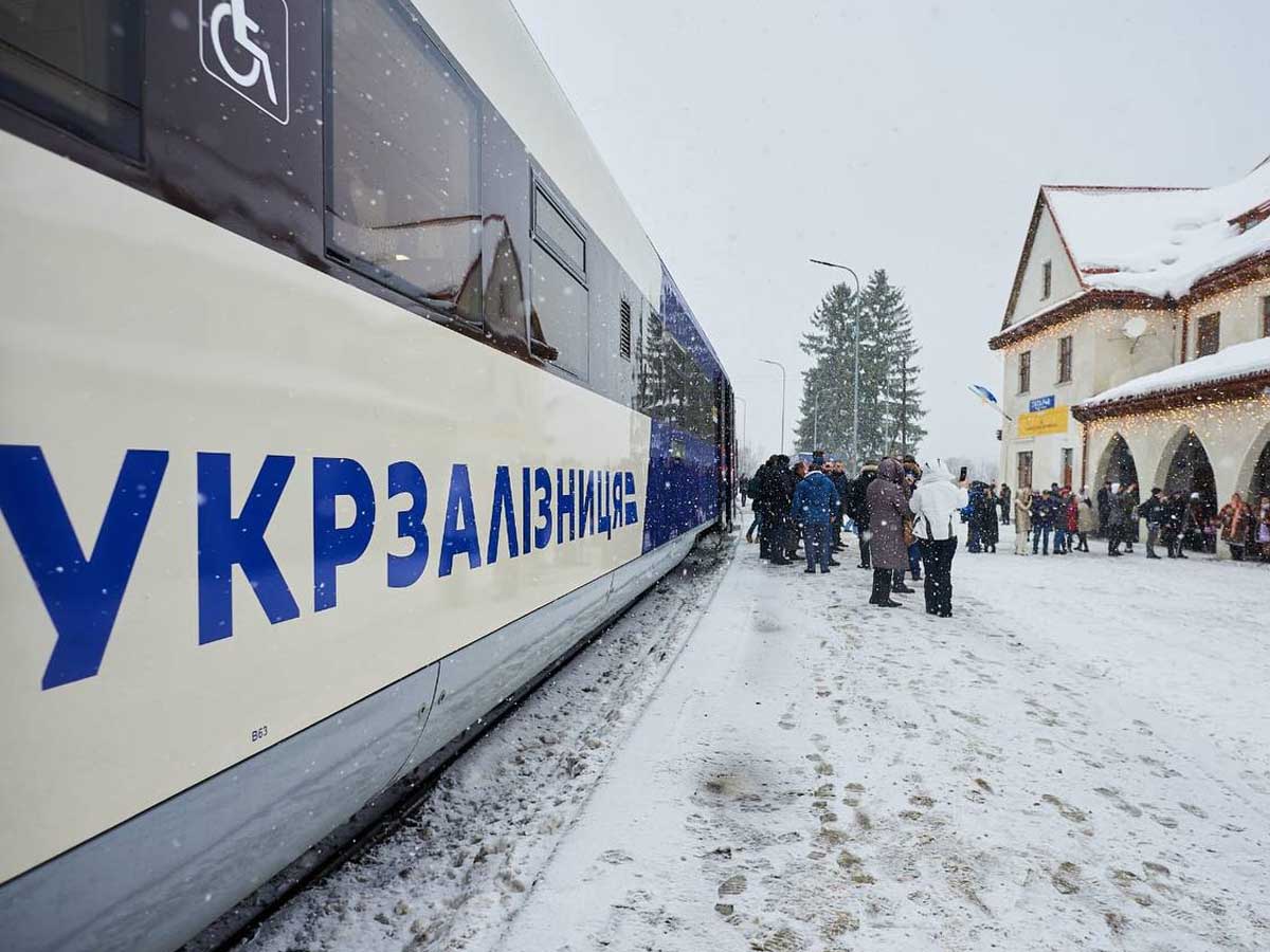 Почався продаж квитків на нові поїзди на Прикарпаття