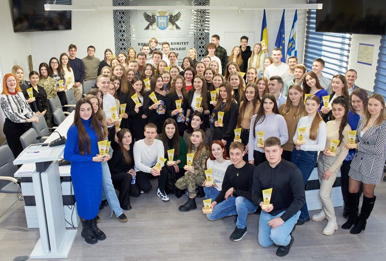 У Івано-Франківську заохочують талановитих студентів стипендіями