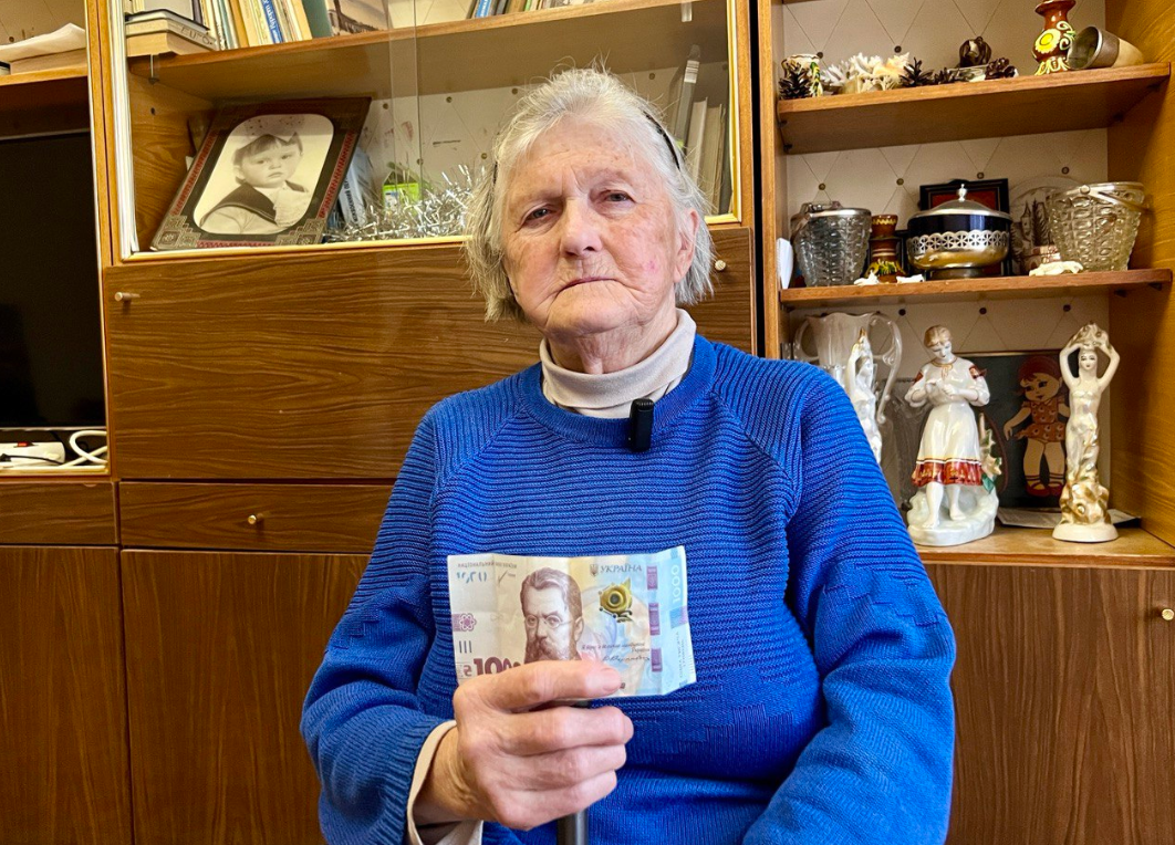 85-річна коломиянка передала 1000 гривень з пенсії для ЗСУ