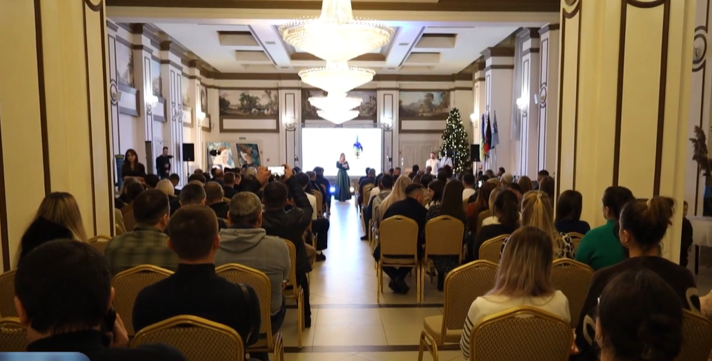 У Коломиї благодійний аукціон "Різдвяне тепло українських сердець" зібрав понад 1 млн гривень