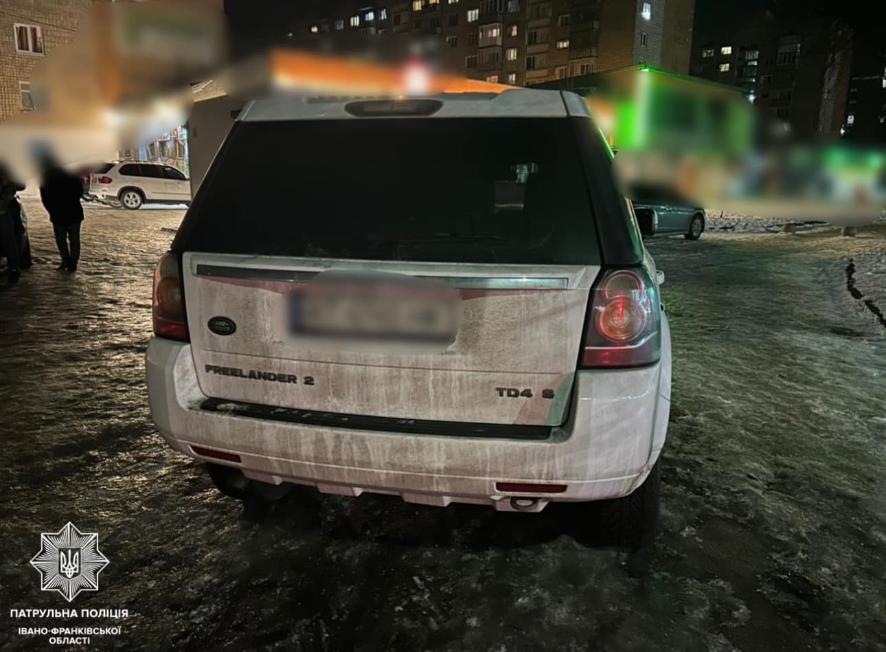 Патрульні склали протоколи на водія, що покинув місце ДТП та мав ознаки сп'яніння