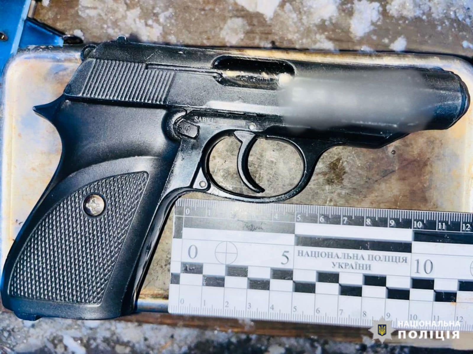 Поліція Верховинщини вилучила близько 40 набоїв та пістолет у прикарпатця на блокпості