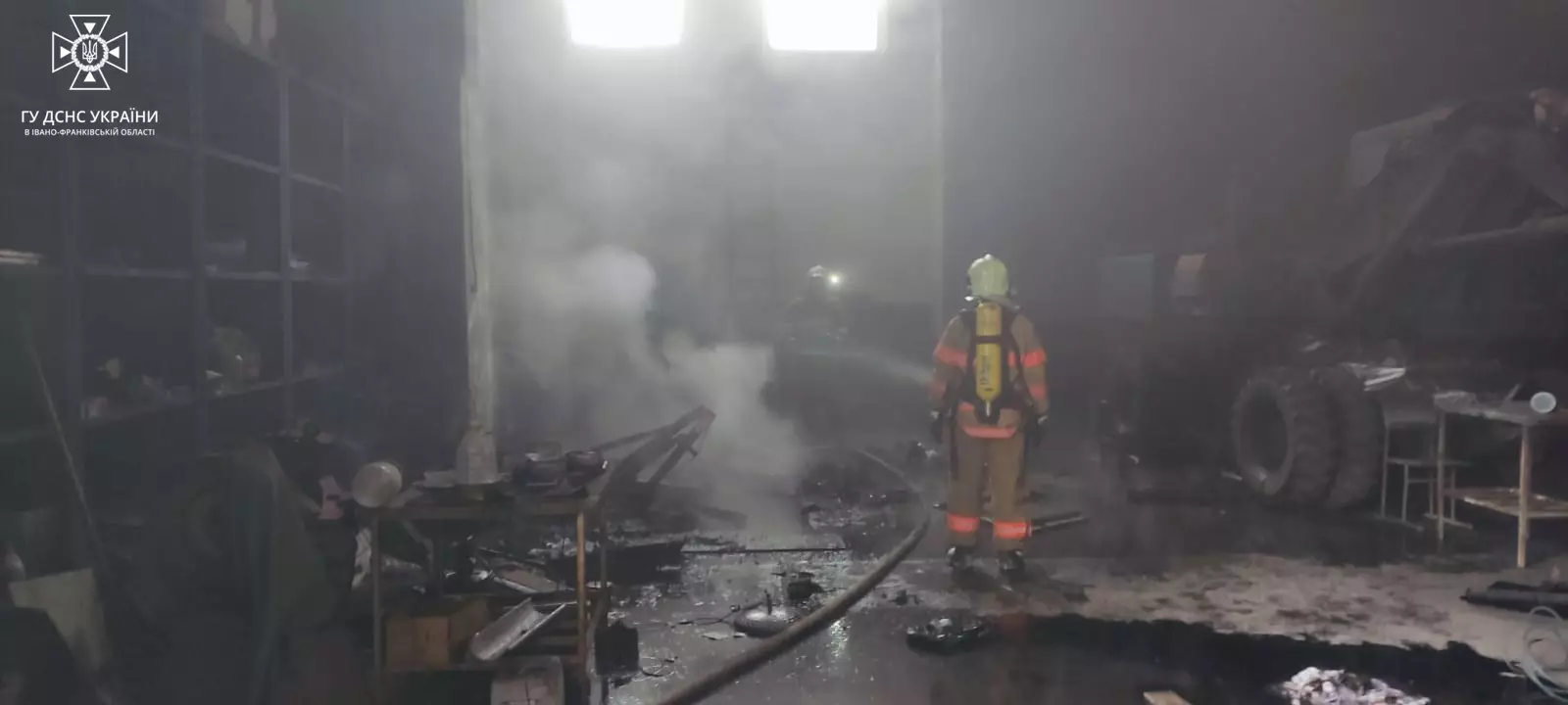 У Коломиї вогнеборці ліквідували пожежу в складському приміщенні