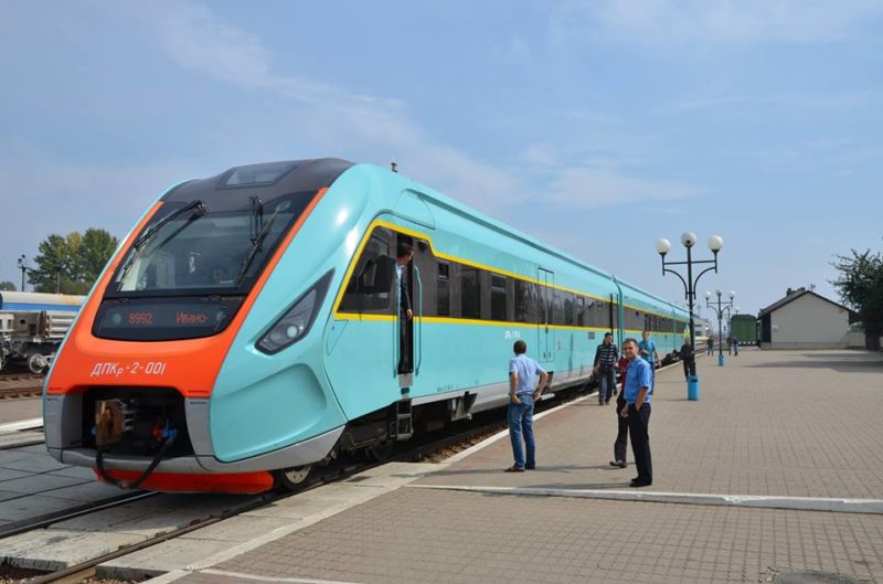 Укрзалізниця запустить додаткові поїзди на Івано-Франківщину
