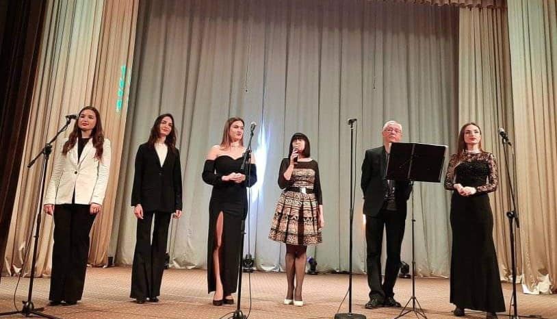 На Калущині провели благодійну акцію на підтримку ЗСУ у стилі “70-х”