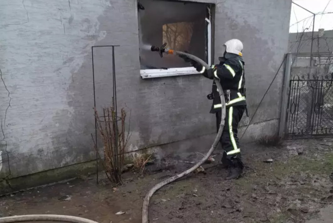 У Калуському районі ліквідували пожежу гаражу