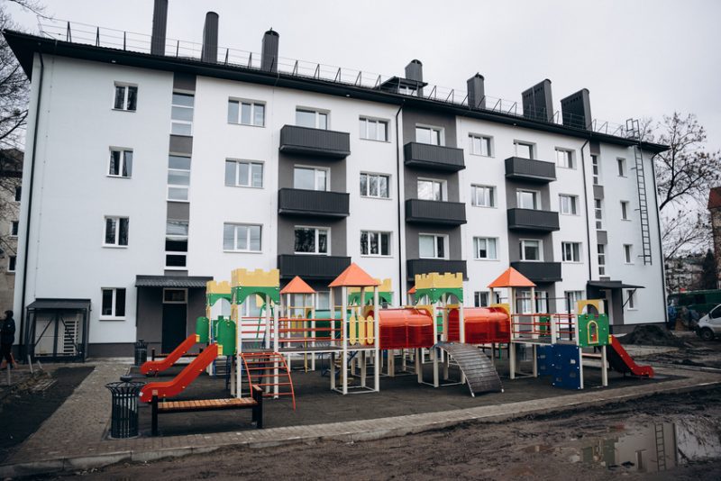 У Франківську гуртожиток університету відремонтували під соціальне житло для переселенців