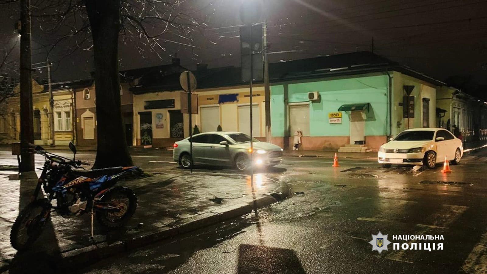 В Івано-Франківську зіткнулись легковик та мотоцикл