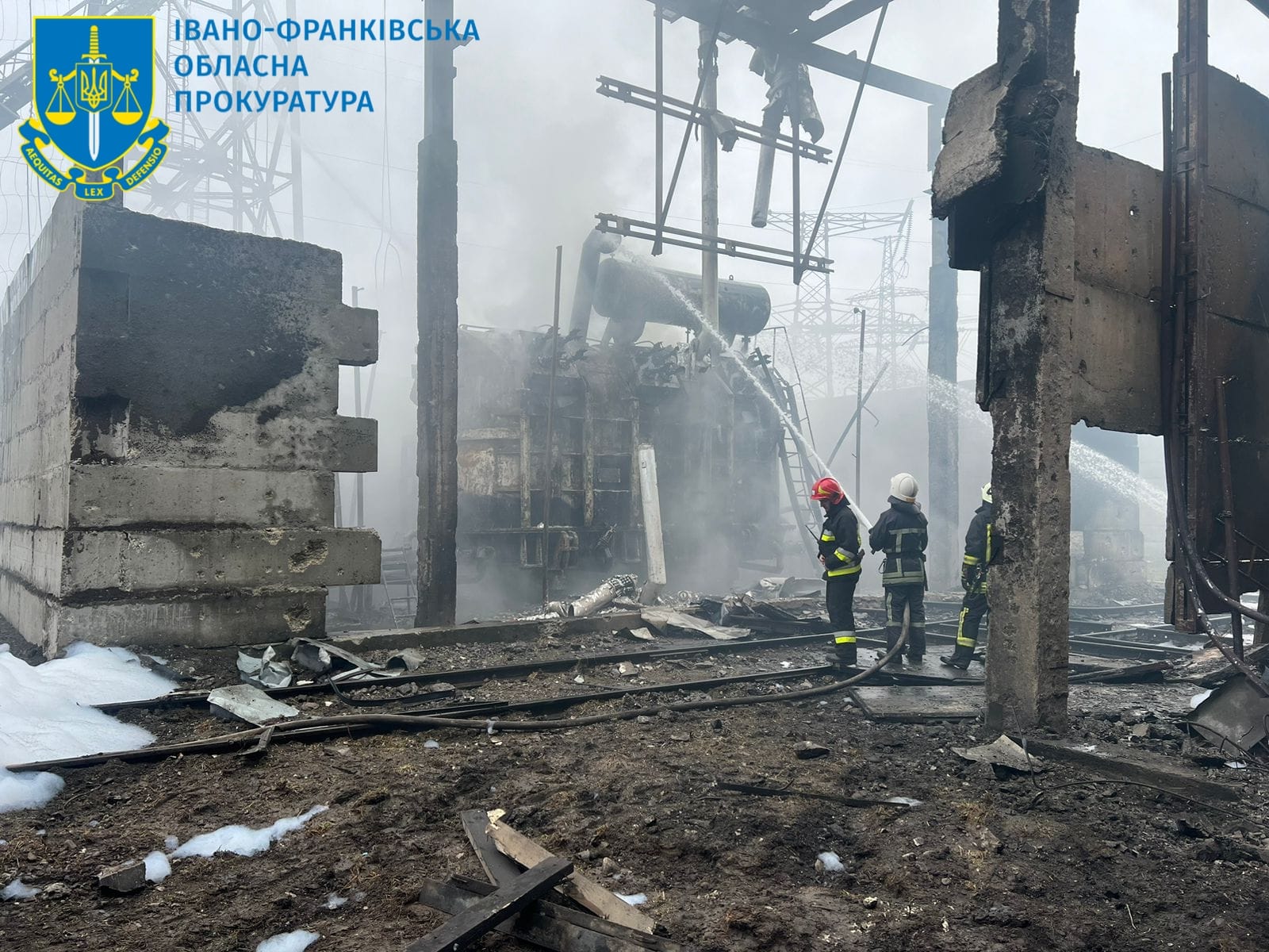 Івано-Франківська прокуратура показала наслідки вчорашнього влучання
