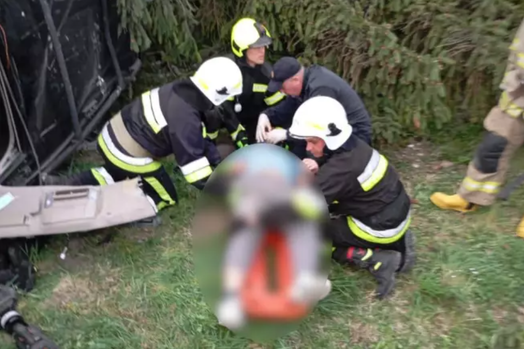 Рятувальники ліквідували наслідки смертельної ДТП на Прикарпатті (ФОТО)