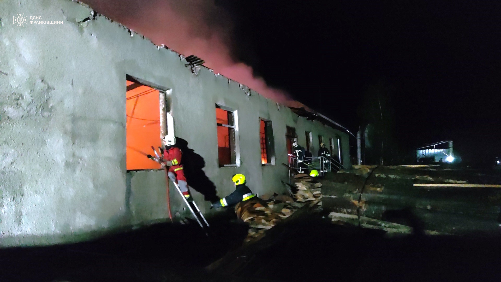 Рятувальники ліквідували пожежу на підприємстві в Богодчанській ТГ