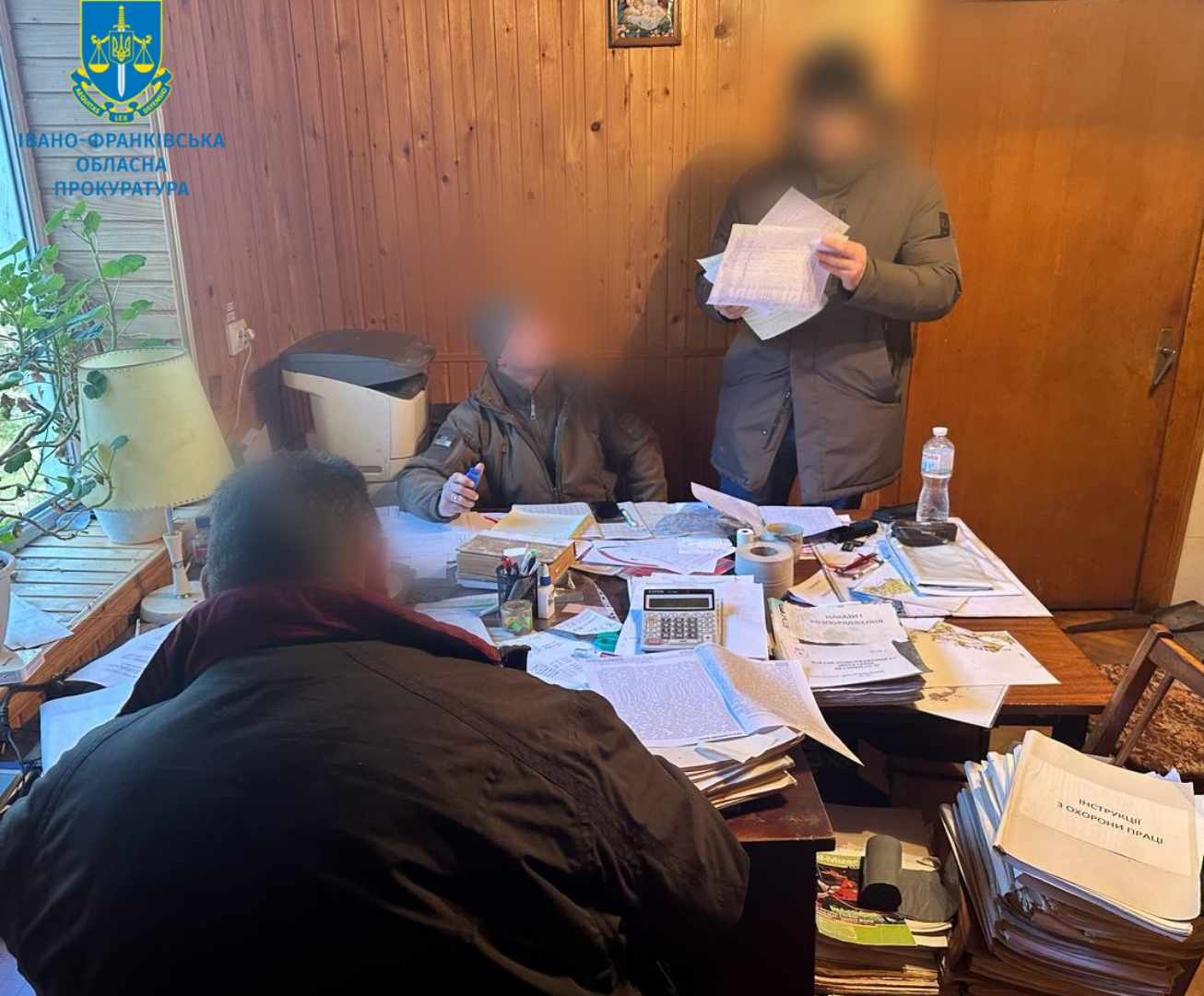 На Прикарпатті керівник і службовці нацпарку роками незаконно рубали ліс