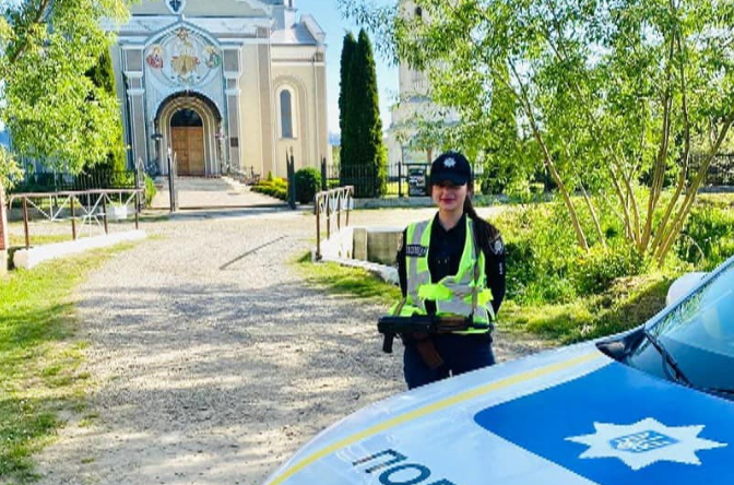 На Прикарпатті поліцейські за вихідні отримали понад 1500 викликів