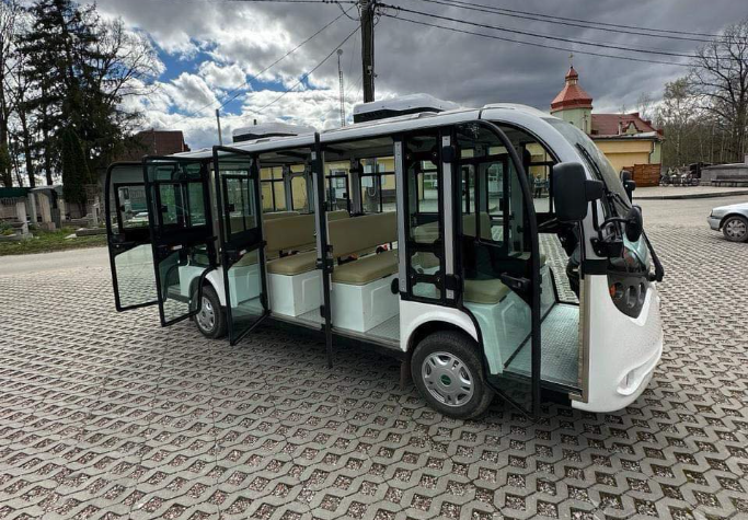 У Франківську до кладовища курсуватиме безкоштовний електроавтобус