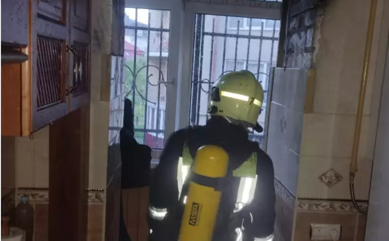 Під час ліквідації пожежі в місті Коломия вогнеборці евакуювали 15 осіб