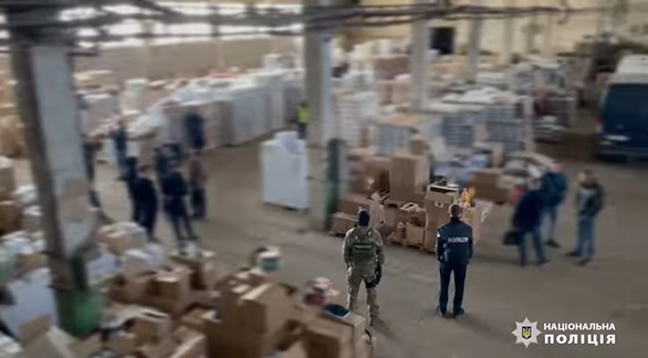 На Прикарпатті ліквідовано підпільний цех з виробництва продукції світових брендів