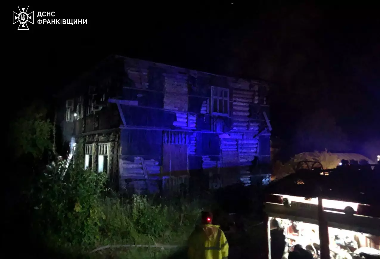 У Косівському районі горіла недіюча будівля школи