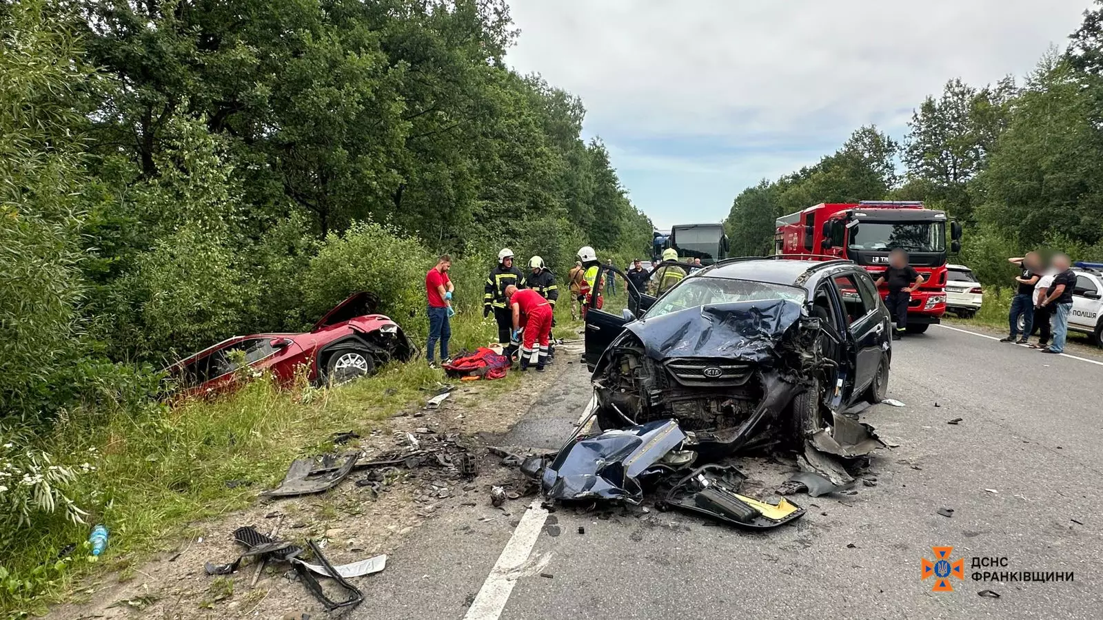Рятувальники ліквідували наслідки ДТП в Тисменицькій ТГ