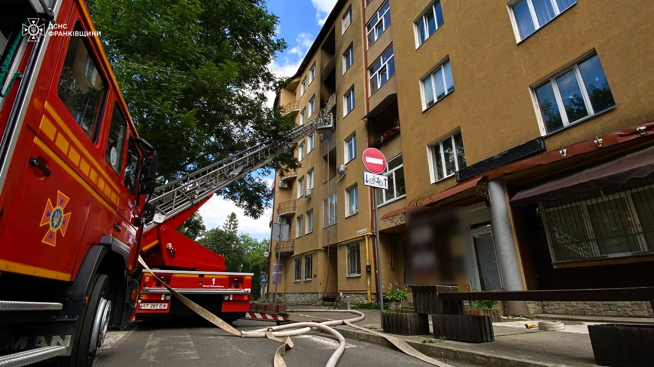 Рятувальники ліквідували пожежу генератора в багатоповерхівці та евакуювали 5 осіб