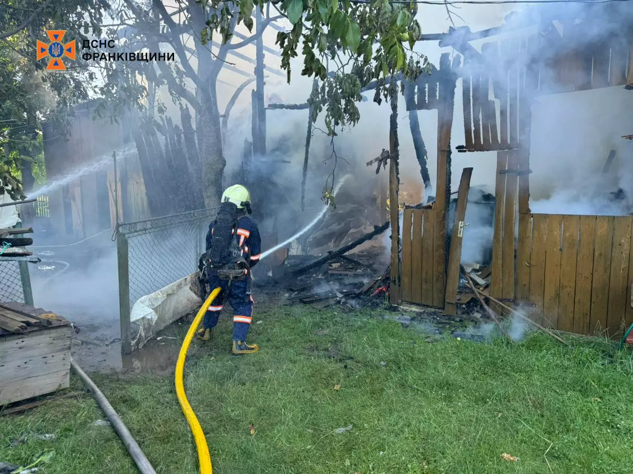 У Калуському районі сталася пожежа в приватному гаражі