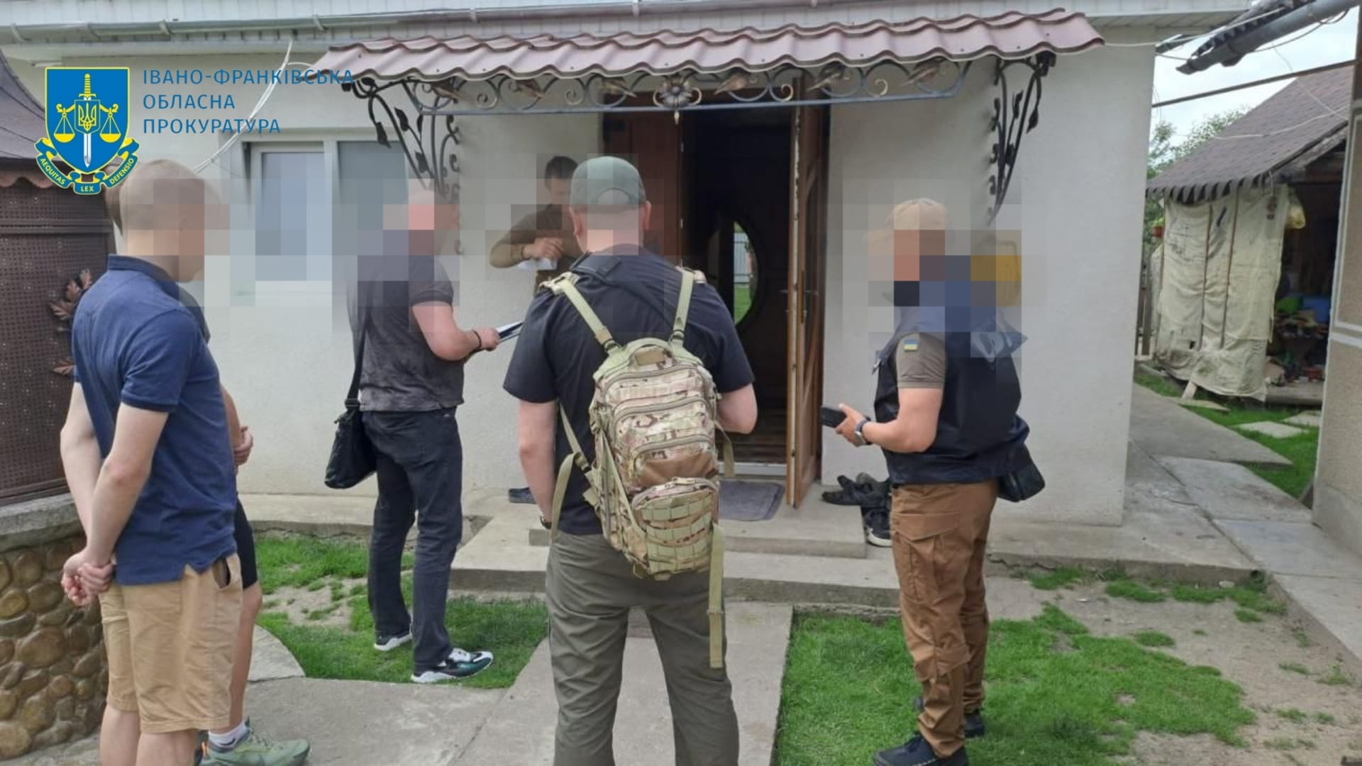 Прикарпатцю повідомлено підозру за поширення інформації про переміщення військового озброєння