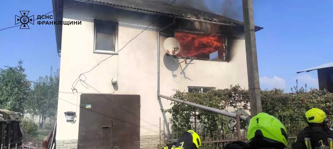 На пожежі в Івано-Франківському районі постраждала жінка
