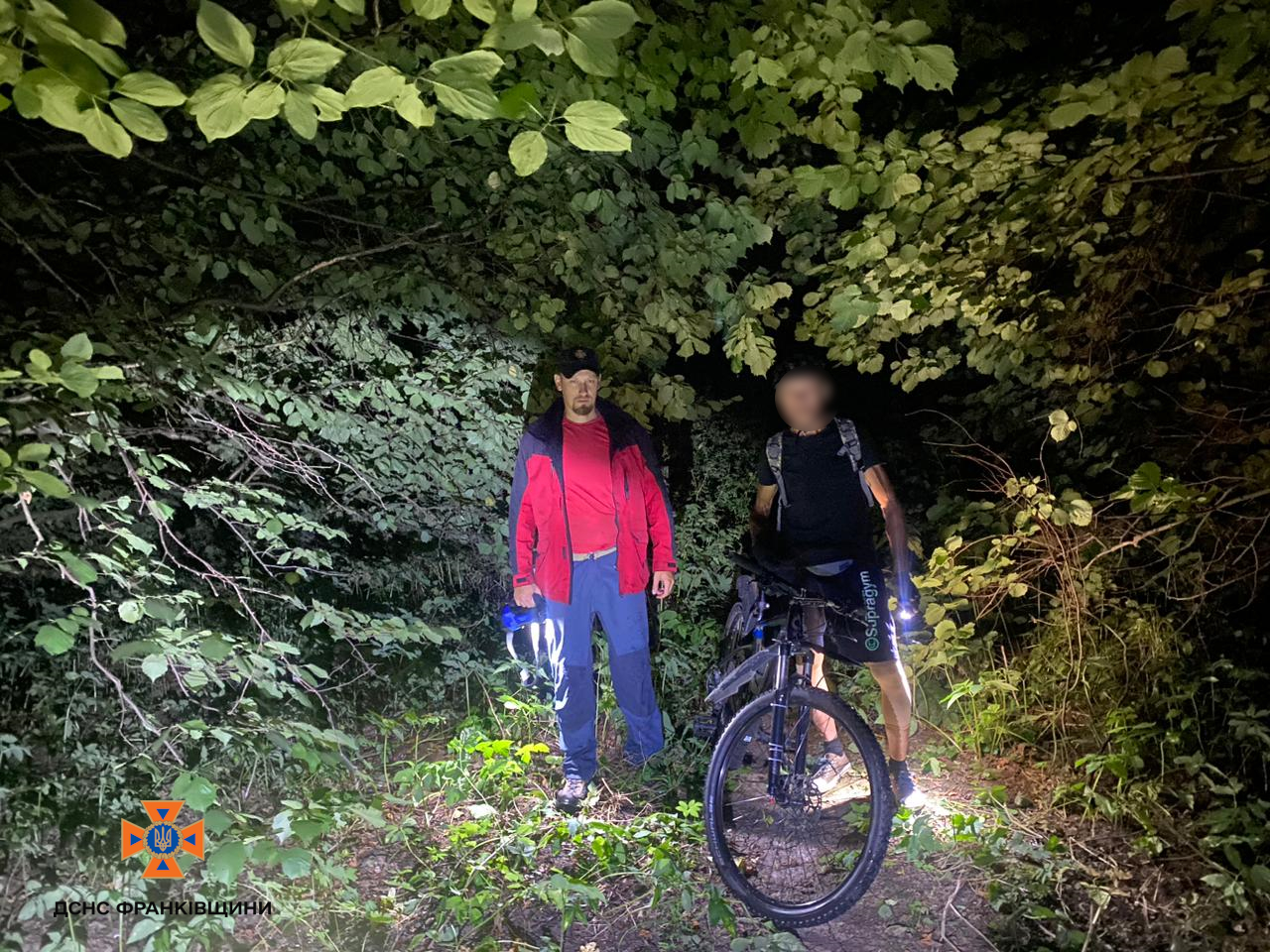 Рятувальники двічі надавали допомогу людям у гірській місцевості за минулу добу