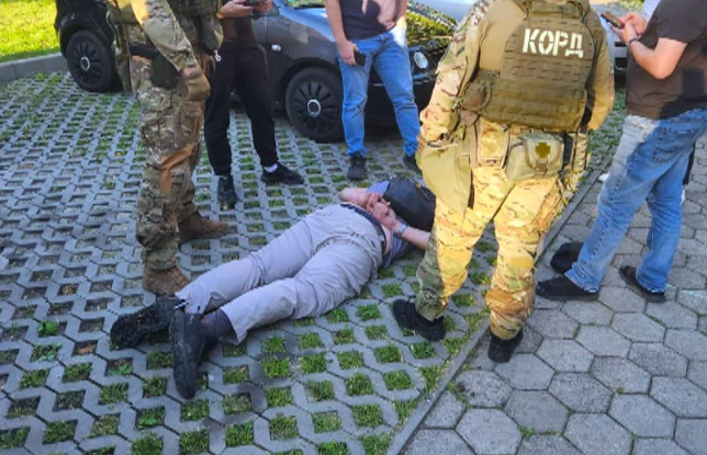 Івано-Франківські поліцейські оперативно затримали квартирного злодія