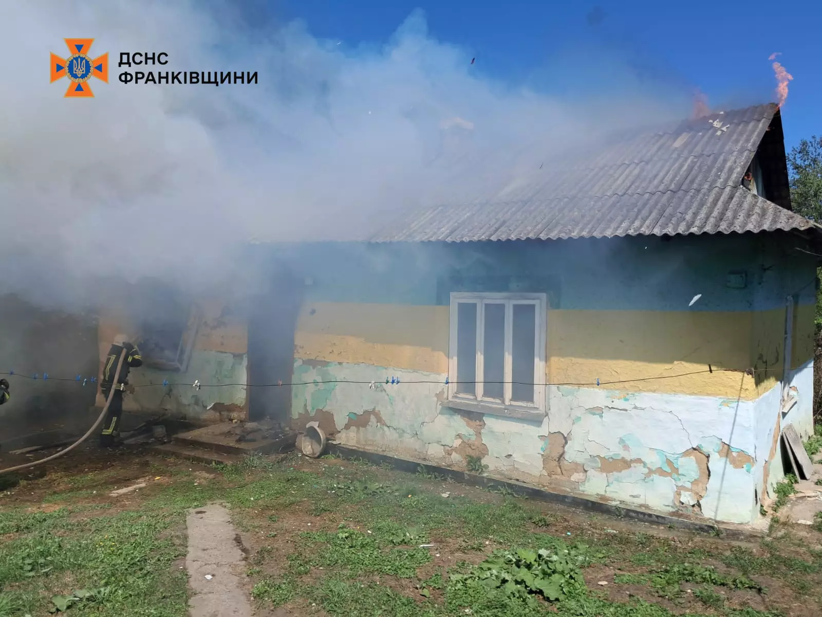 Вогнеборці ліквідували пожежу житлової будівлі в Тлумацькій ТГ