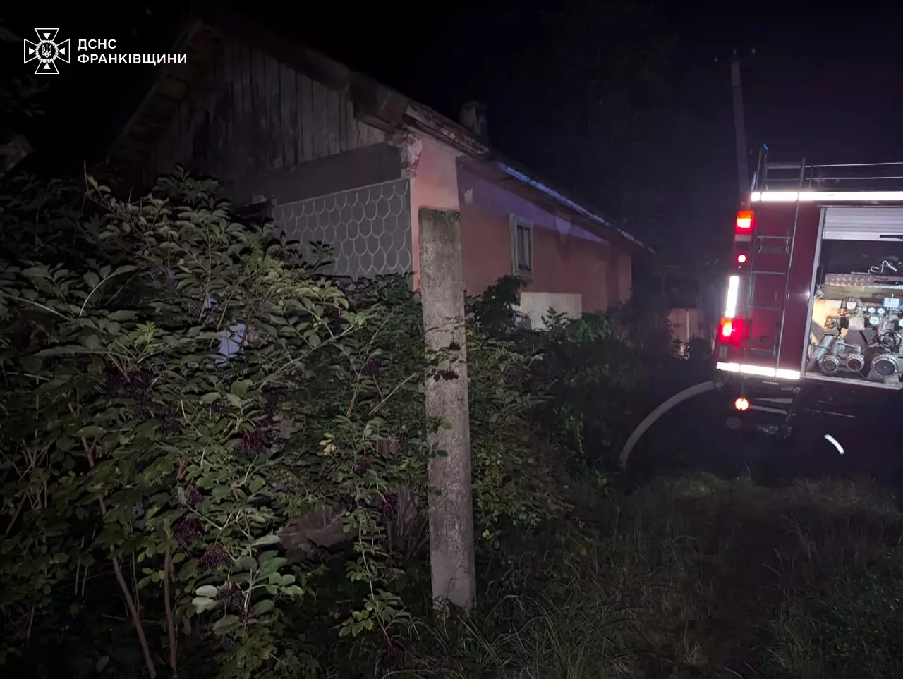 Пожежі на Прикарпатті: у Заболотівській ТГ загинув чоловік, у Коломиї горів магазин