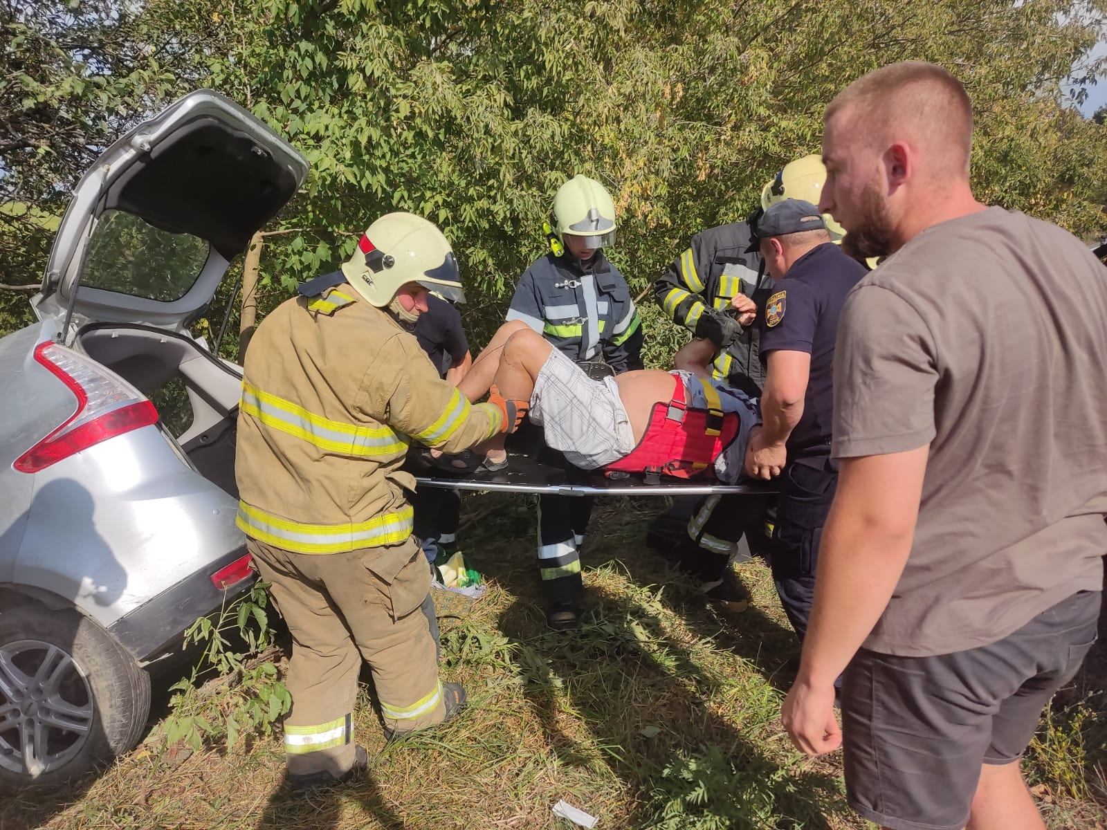 Рятувальники ліквідували наслідки ДТП на Коломийщині