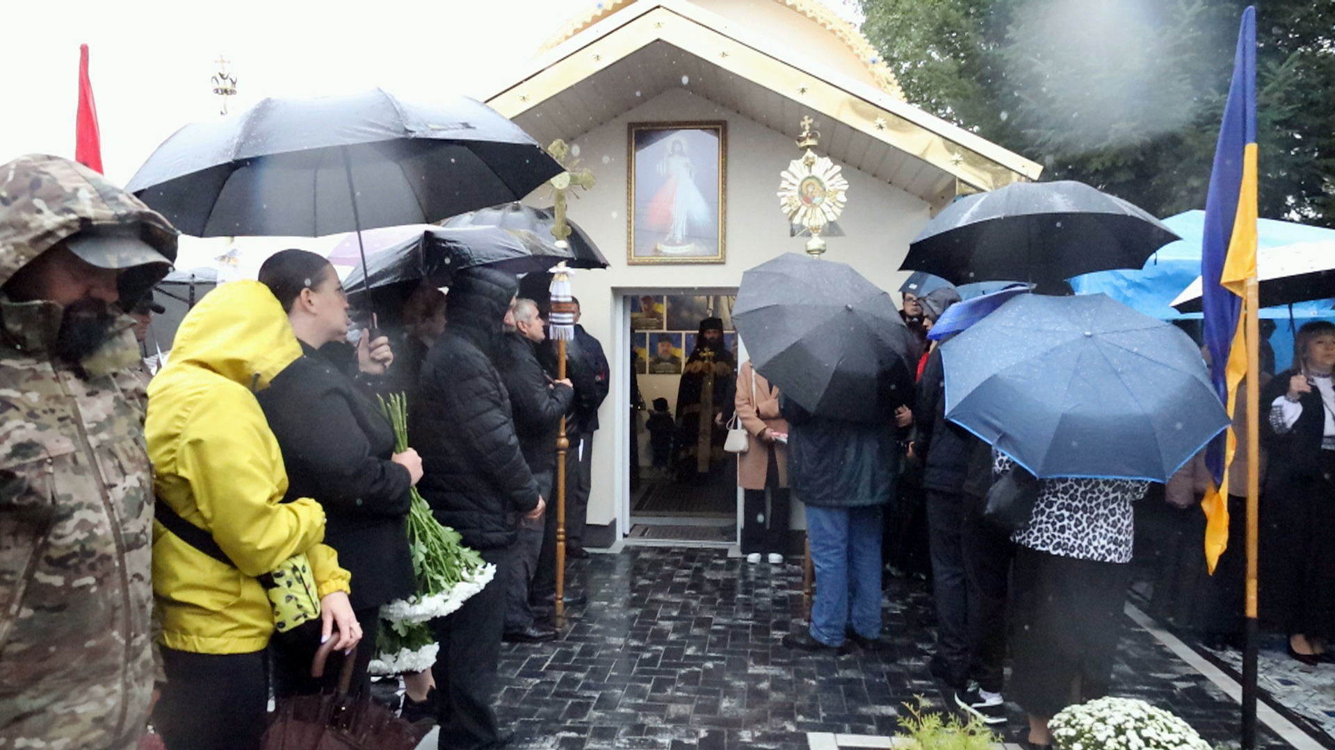 У Замулинцях родина загиблого Героя відновила каплицю на честь Воїнів