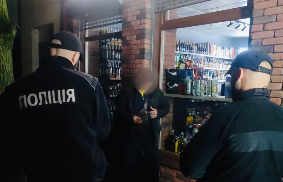 На Коломийщині чоловік завдав ножового поранення та втік