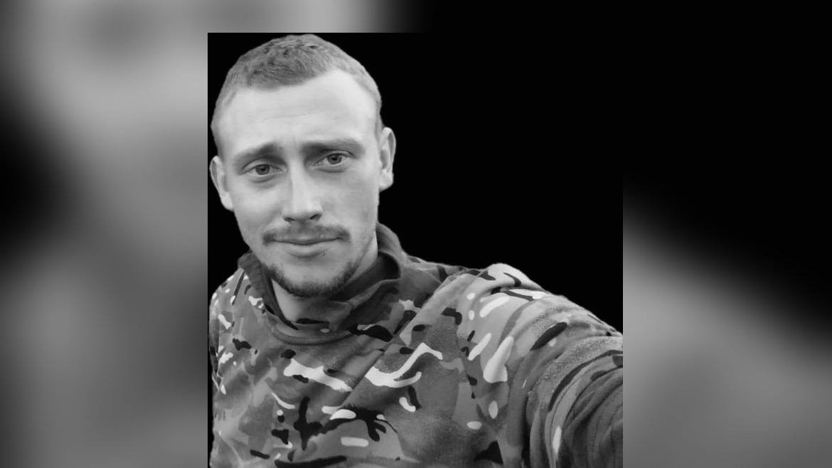 Коломийська громада прощається з військовим Дмитром Рагузовим